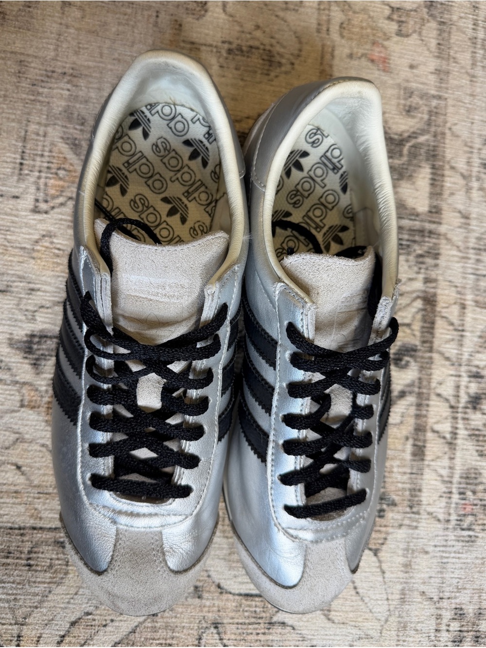 Adidas Country OG in silver and black - Picture 4 of 15